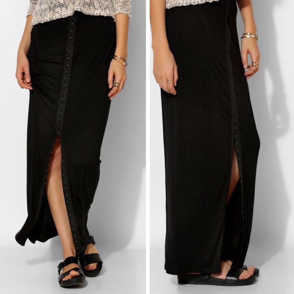 Size XS Knit Hook Eye Maxi Skirt